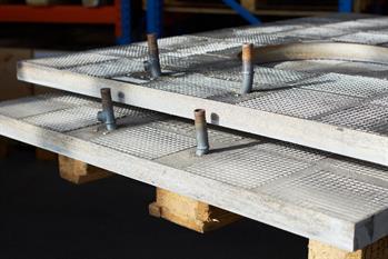Aluminium castings for cooling and heating, embedded components and street furniture